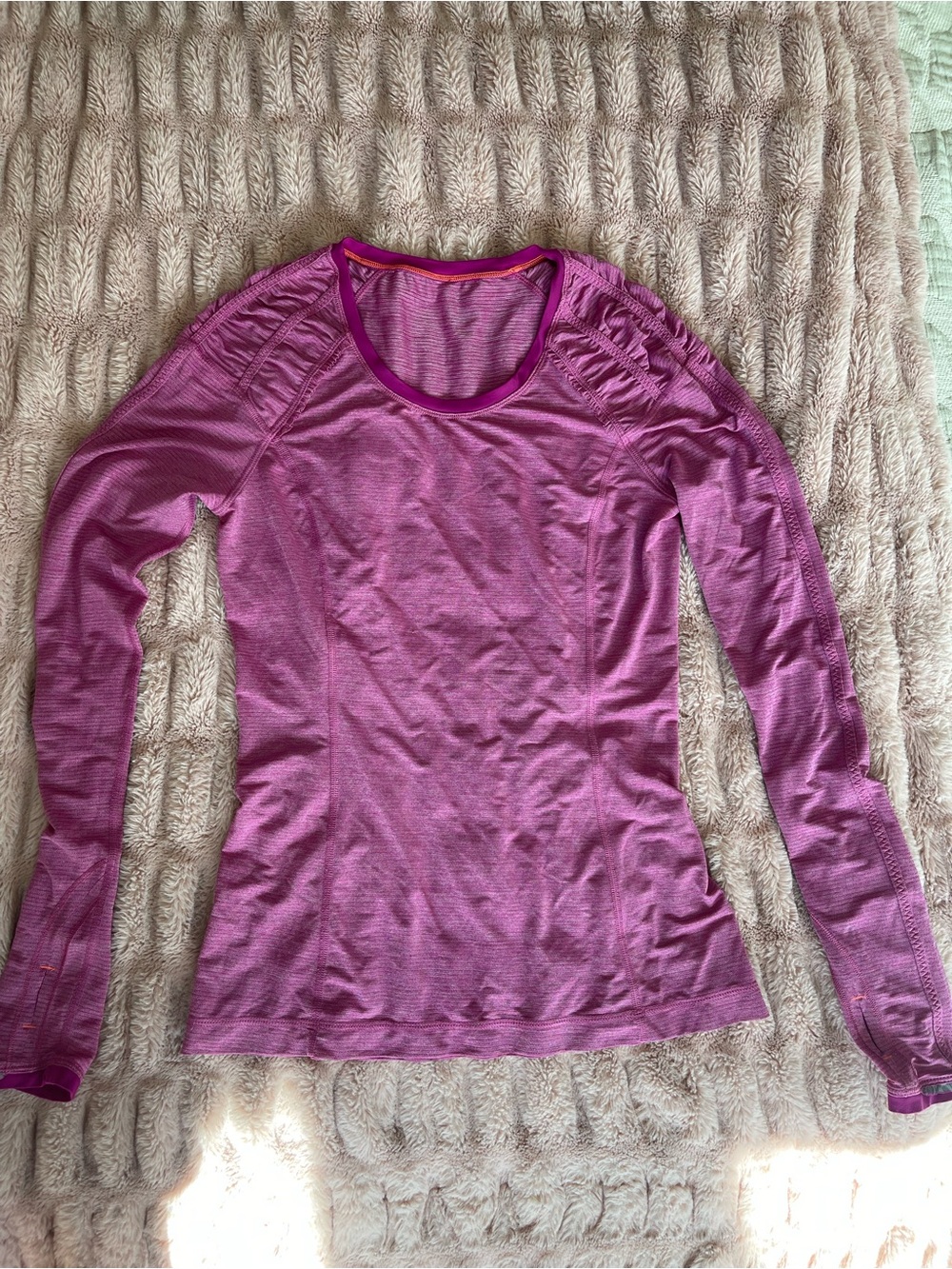 lululemon‎ athletica Long Sleeve Scoop Neck Top in Fuchsia